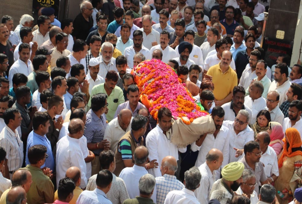 Bjp Leader umesh agarwal Funeral in dehradun emotional photos