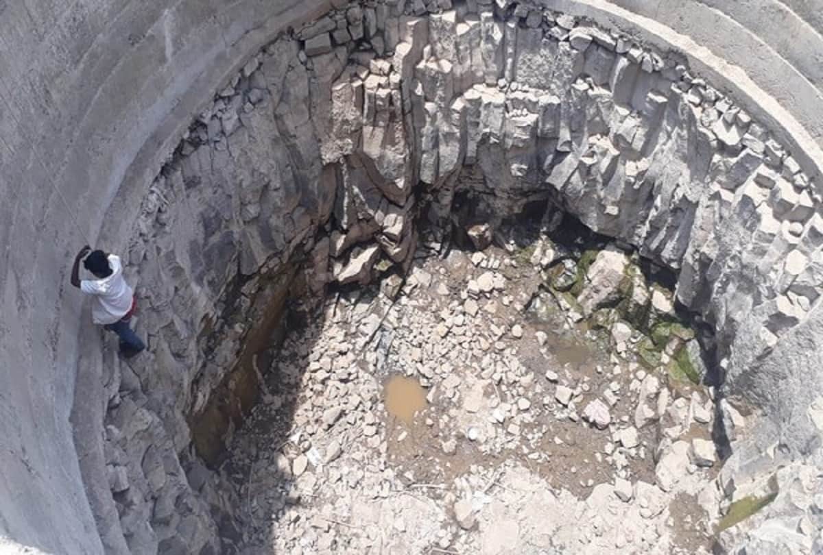 Prayagraj: Bike rider falls in flat well, two dead, one serious