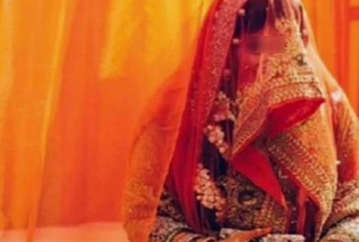 Newly married woman allegedly runs away with cash jewellery from husband's house