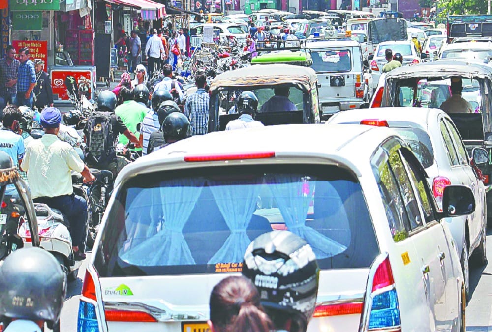 Heavy traffic jam dehradun to mussoorie Tourist pay more money for everything