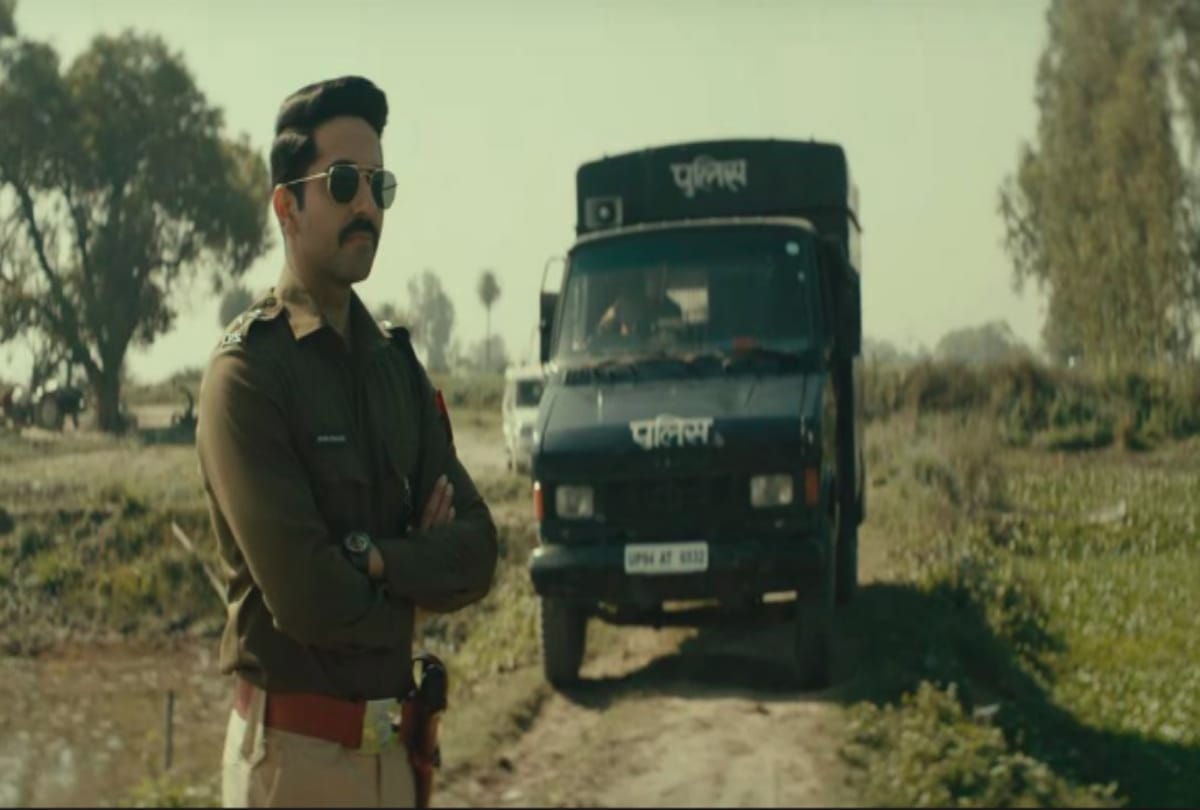 World Cup 2019 Ayushmann Khurrana promoting his film Article 15 in India-Pakistan match