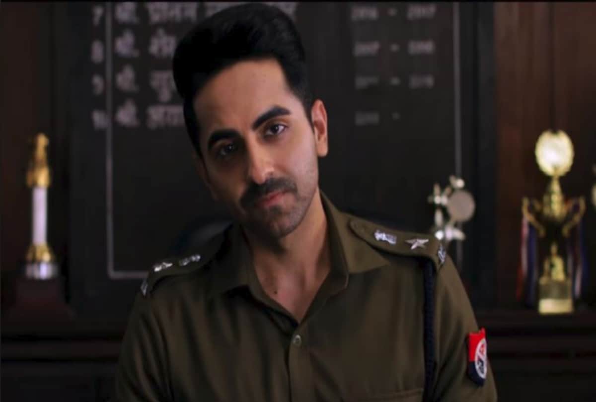 World Cup 2019 Ayushmann Khurrana promoting his film Article 15 in India-Pakistan match