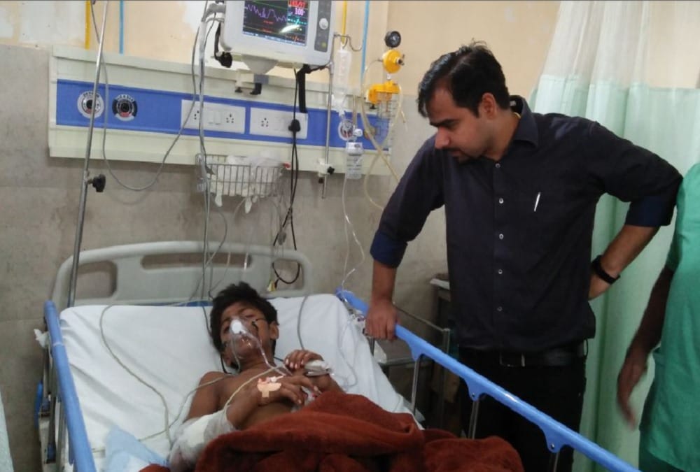 Drunk Father brutally Attack on his four children with scissors one death 