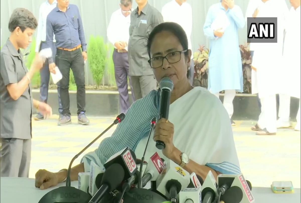 Mamata banerjee thanks Nitish Kumar for not alliance with NDA outside Bihar