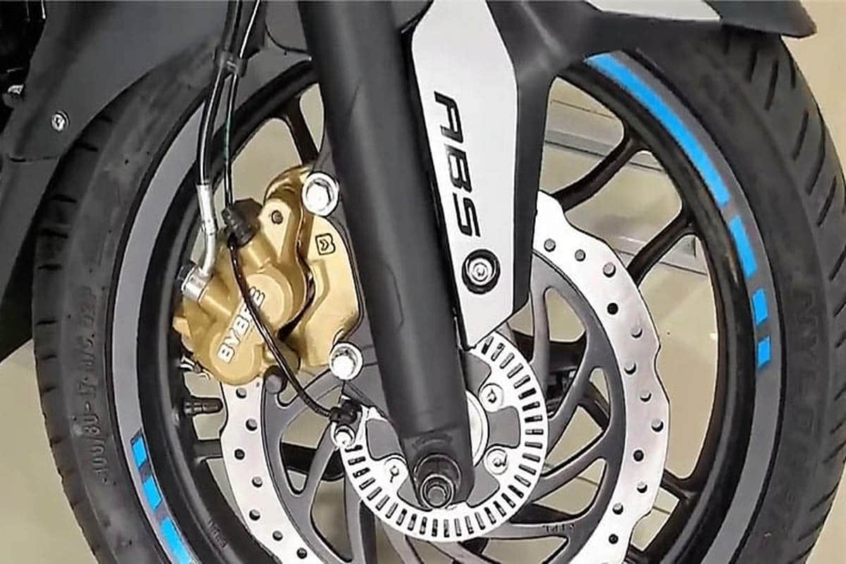 New Bajaj Pulsar NS200 to be launch in India this year all you need to know