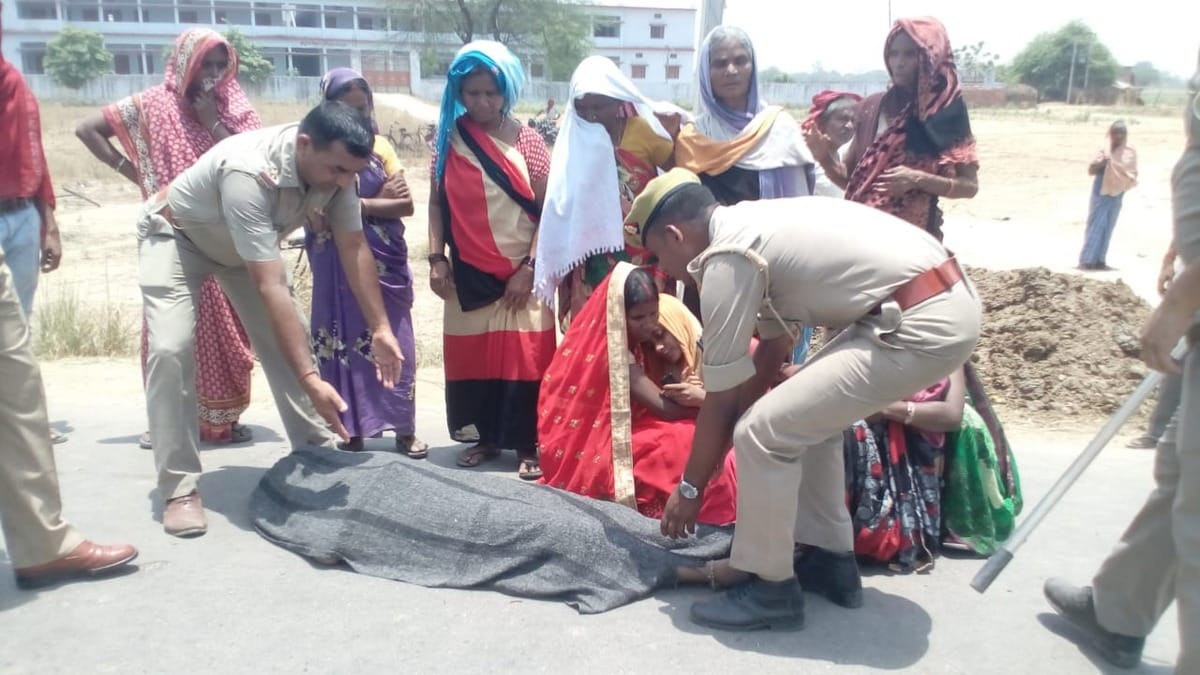 three died in bike scorpio accident people road jam in chandauli