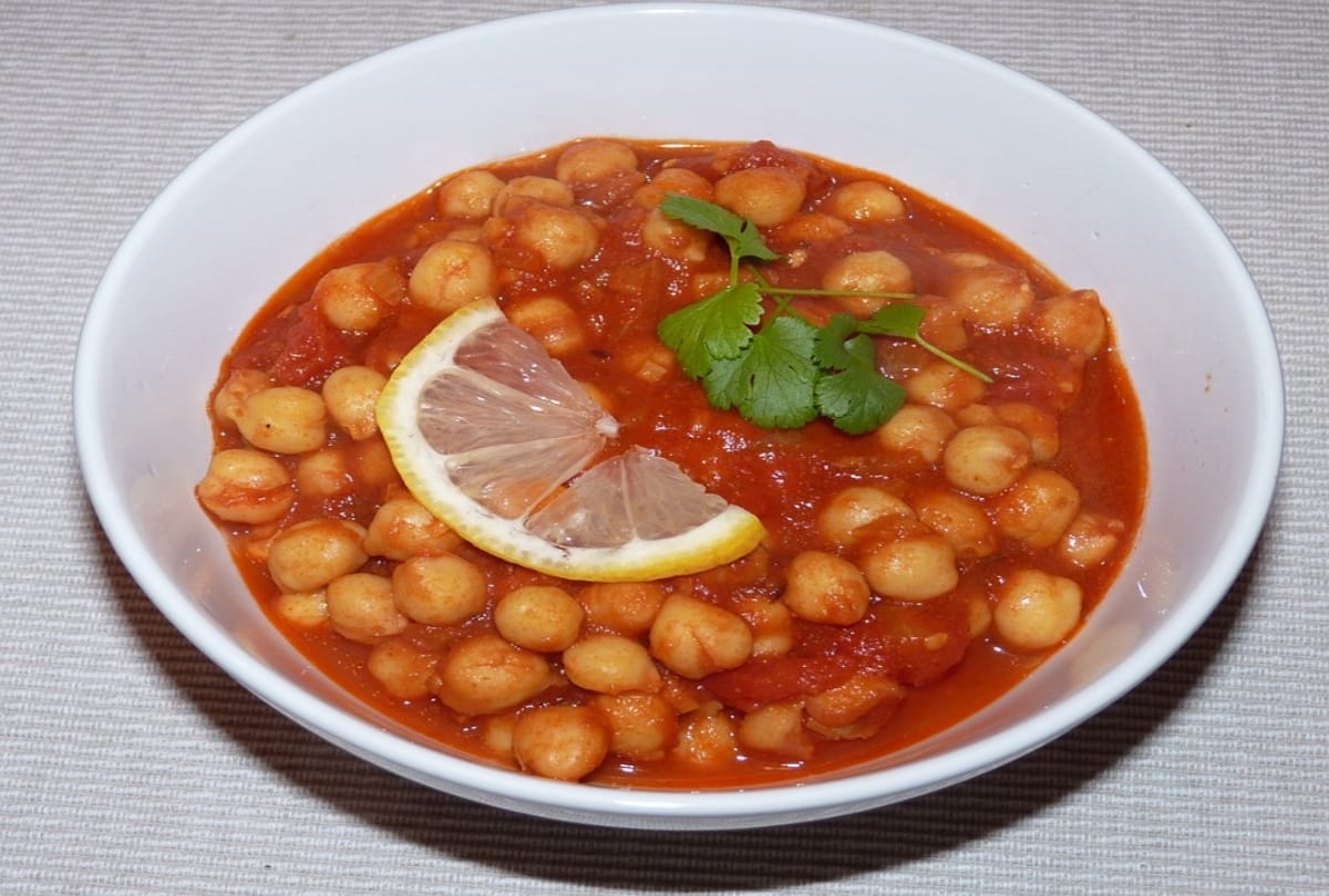 easy recipe of delicious summer food make jaisalmeri chana at home