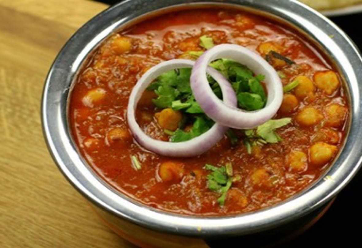 easy recipe of delicious summer food make jaisalmeri chana at home