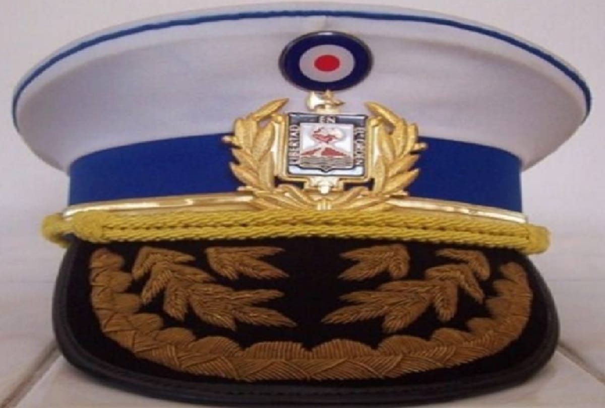Flirty Traffic policeman in Uruguay fined woman for excessive beauty