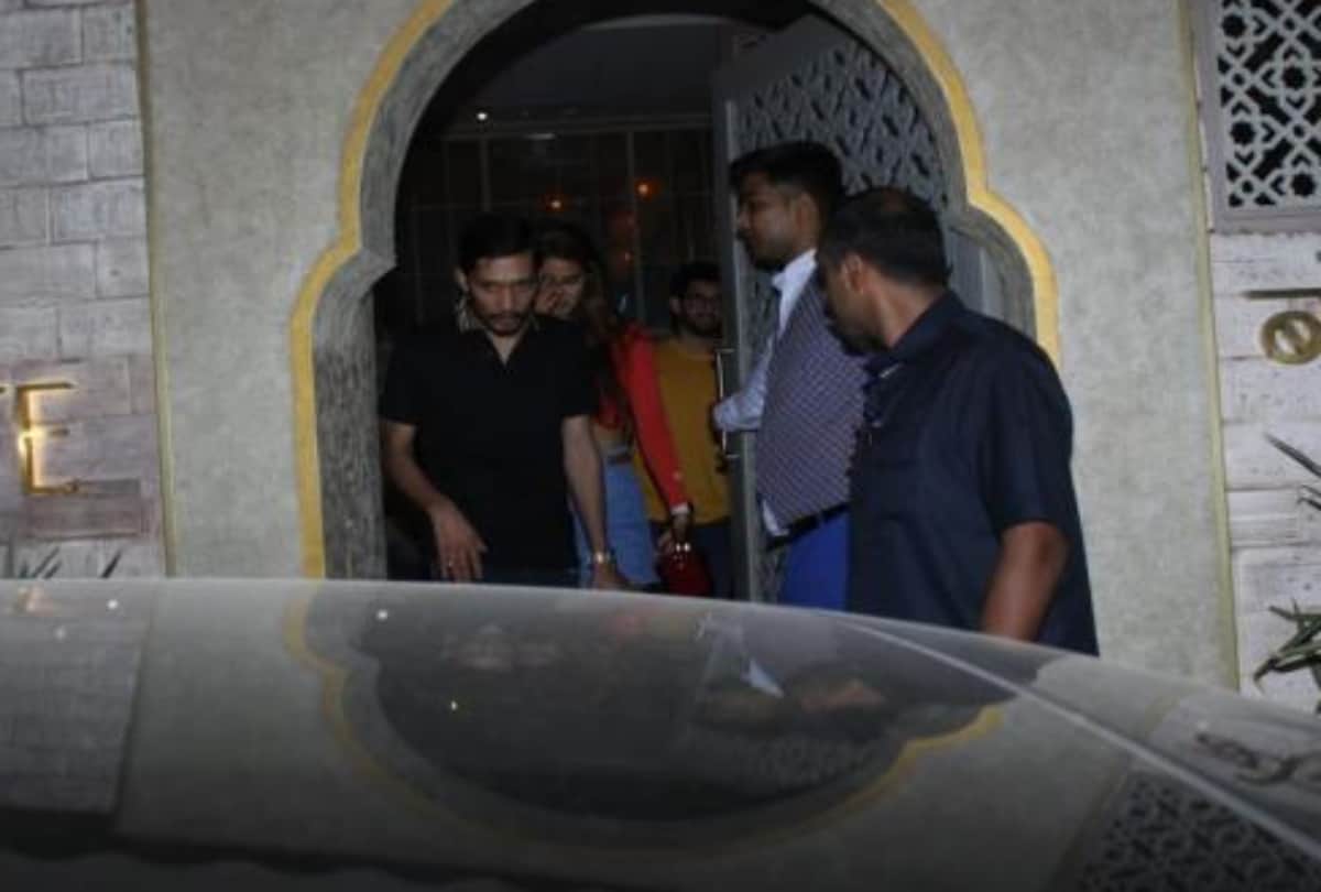 disha patani dinner out with Aditya Thackeray users trolled tiger shroff