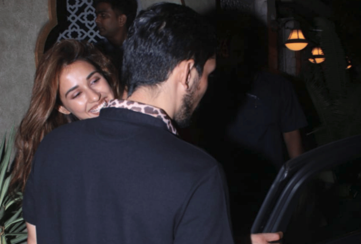 disha patani dinner out with Aditya Thackeray users trolled tiger shroff