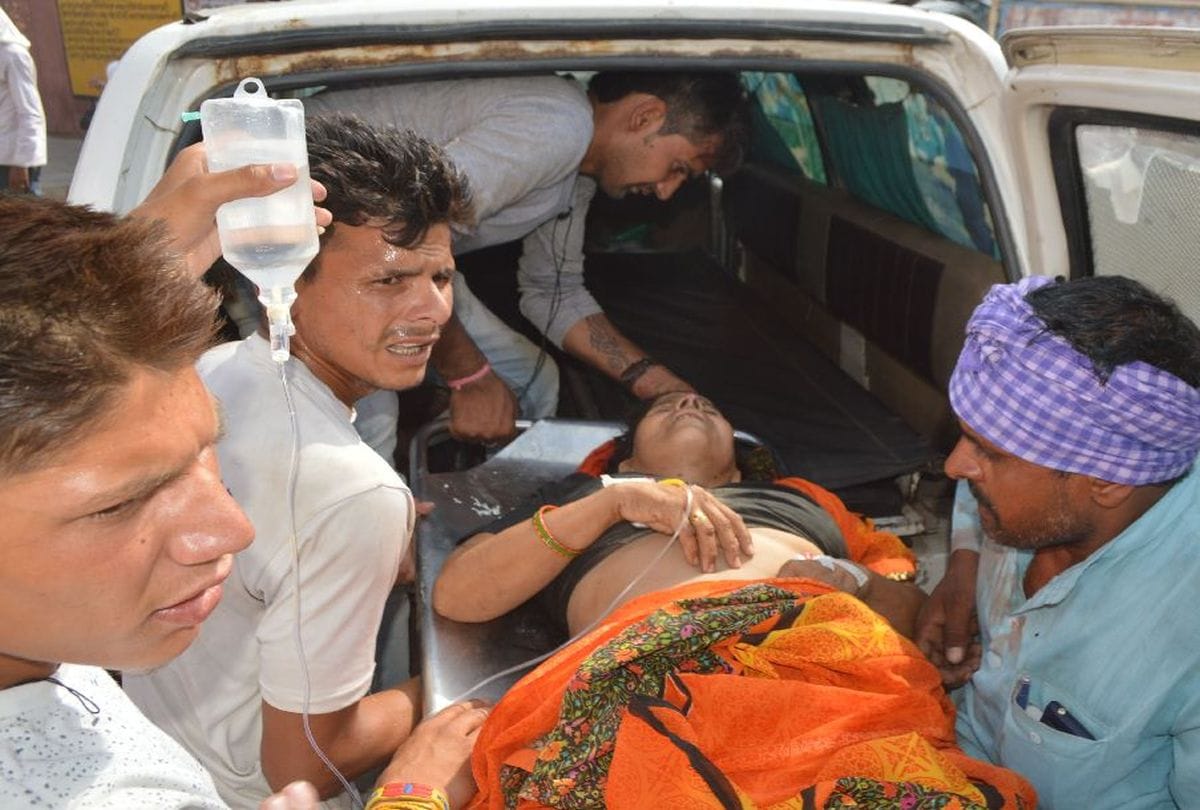 five women died in accident at jaipur agra highway bus hits tractor trolley