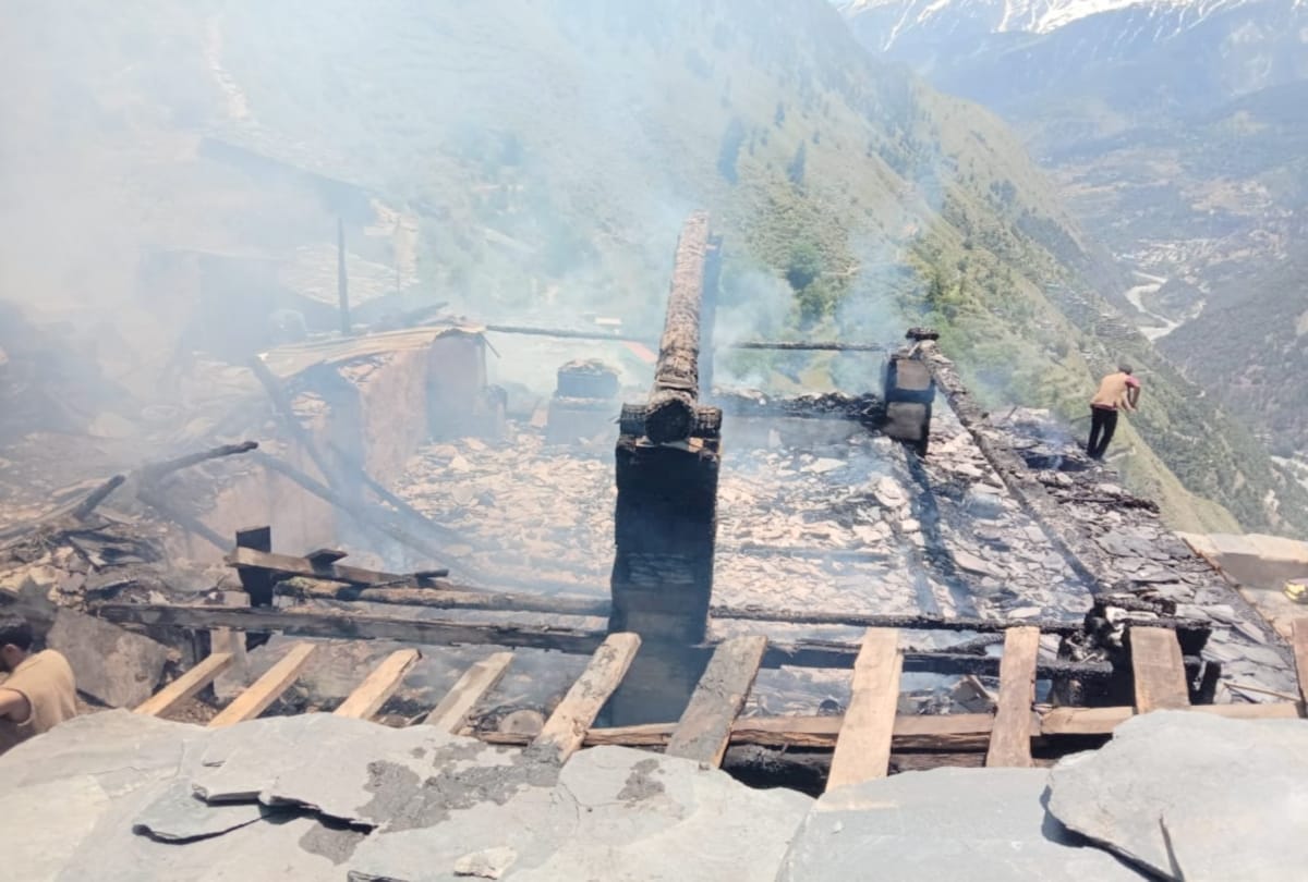 house on fire in chamba and cattle burnt alive in hamirpur