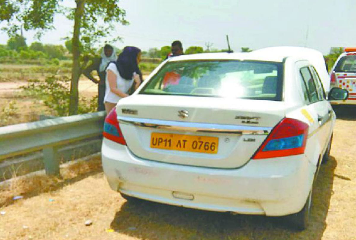 miscreants looted Mauritius woman on yamuna expressway