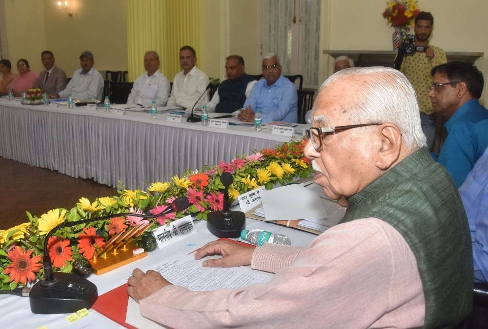 Governor Ram Naik meeting with Vice Chancellor in Lucknow.