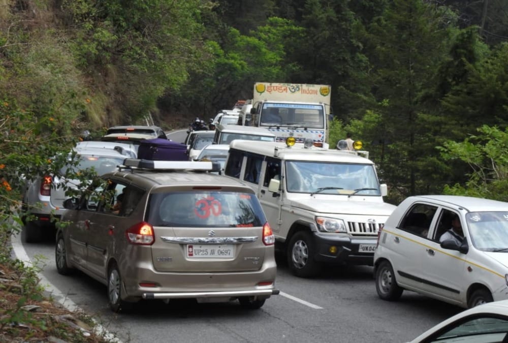 Nainital Many Hotels Booking cancel after heavy Traffic jam news