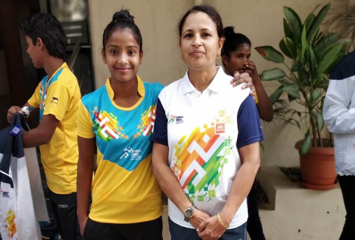 know about hockey player mumtaz khan