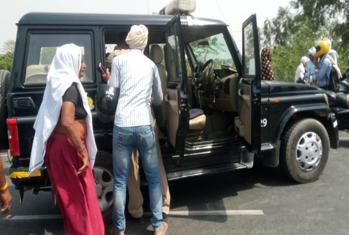 five women died in accident at jaipur agra highway bus hits tractor trolley