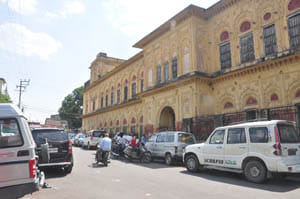 parking problems in rani mahan road
