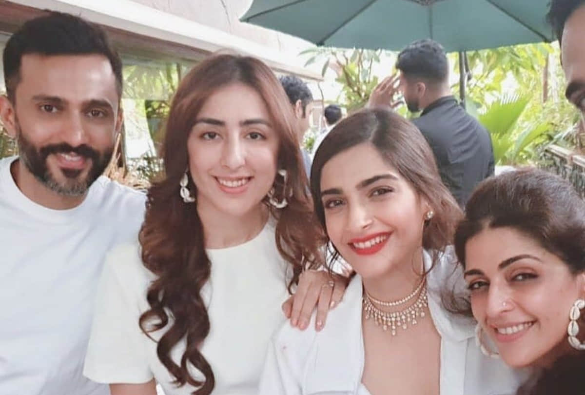 sonam kapoor birthday bash  malaika arora arjun kapoor jhanvi kapoor ananya panday