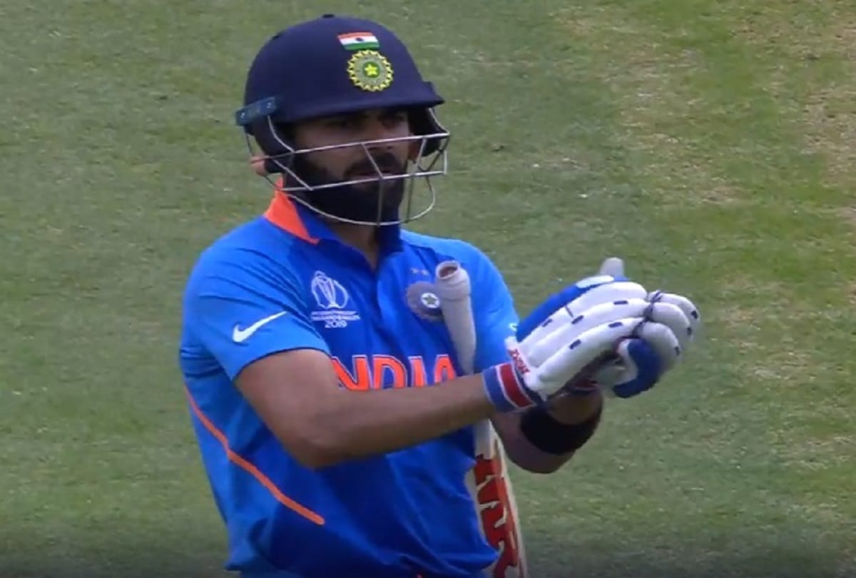 Virat Kohli unhappy after indian fans boeed steve smith in india australia match says sorry