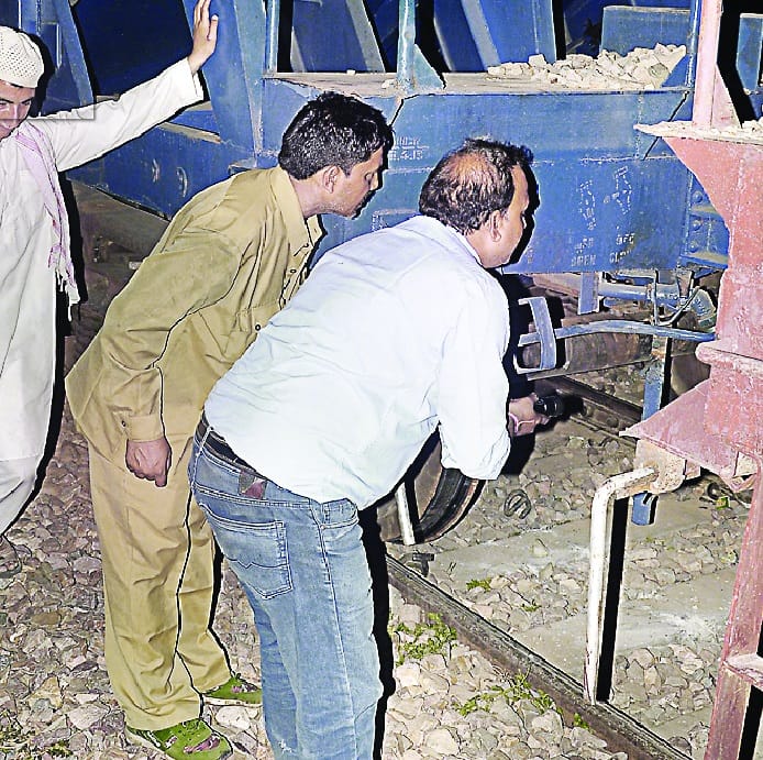 tej dhamaaka hua zur dehel gaye log