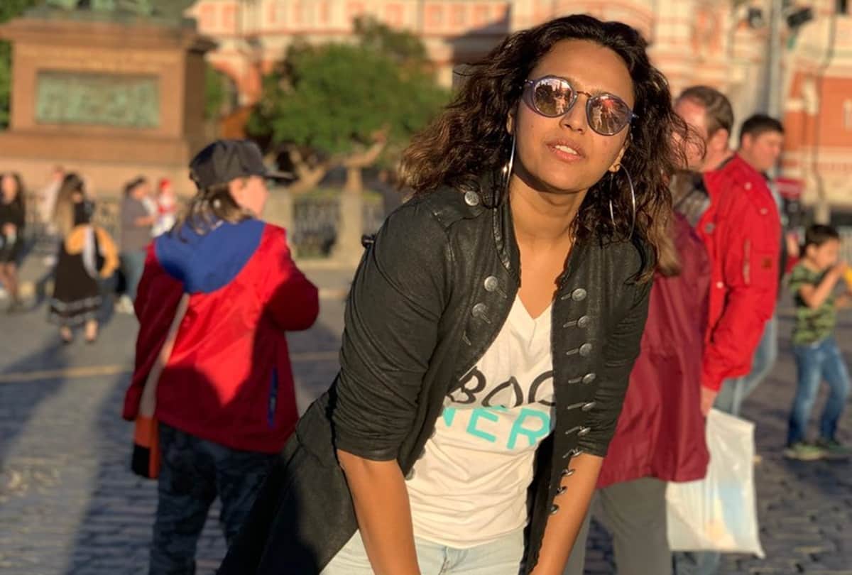 Swara bhaskar Gets Trolled after Commenting On Politics entry