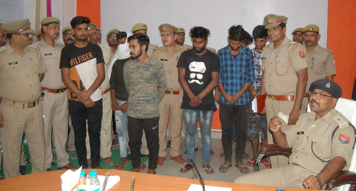 आठ चोर गिरफ्तार, 14 बाइक बरामद