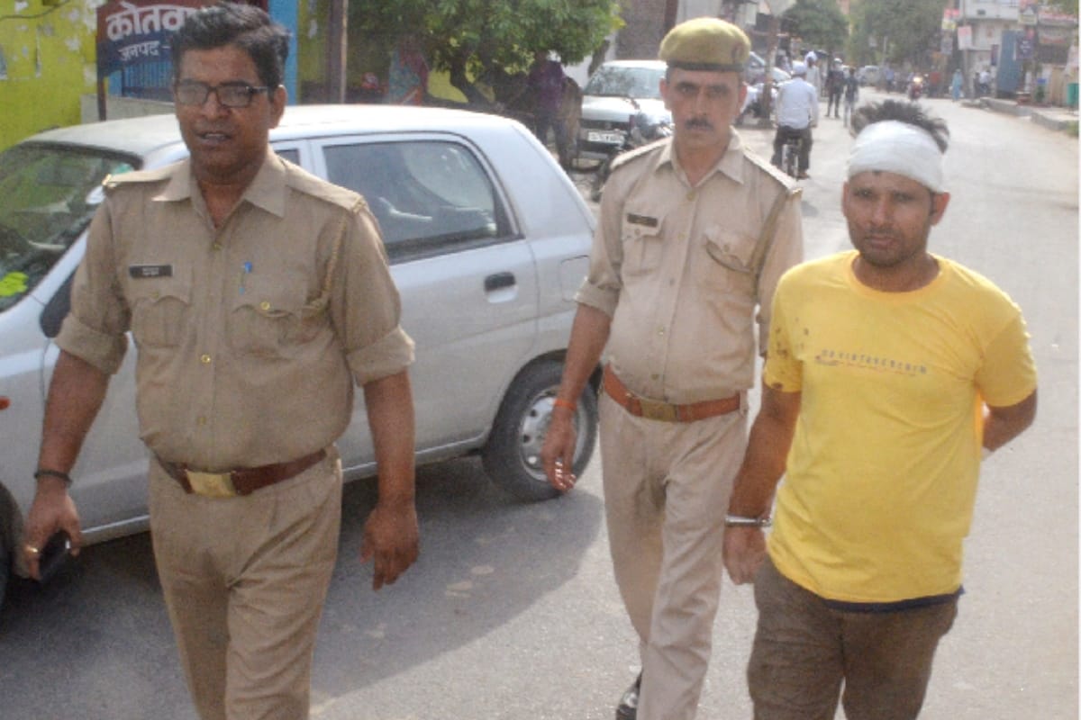 molestation with wife of Delhi Police inspector in Train in Baghpat