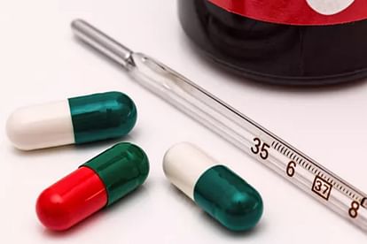 Hathras News: बढ़ रहा बुखार का प्रकोप, सुसायत खुर्द में मिले 54 मरीज 54 fever patients found in Susayat Khurd
