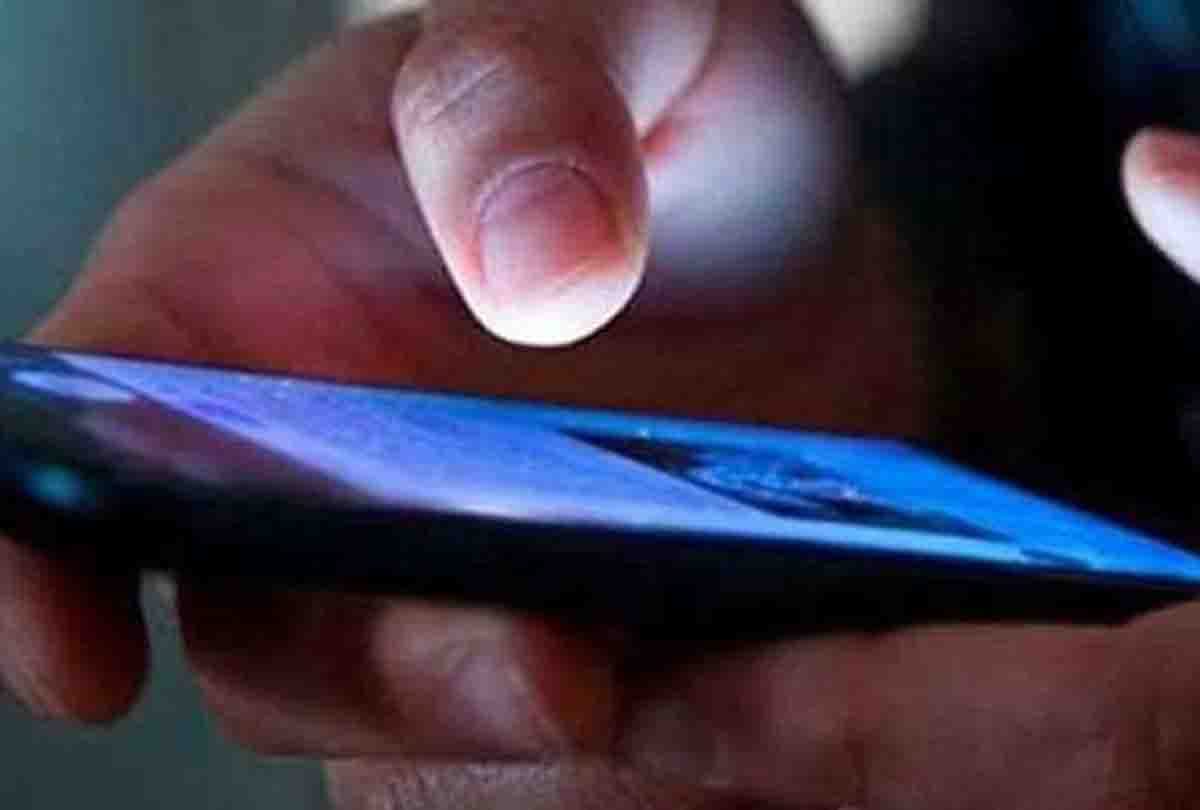 man arrested due to blackmail a woman