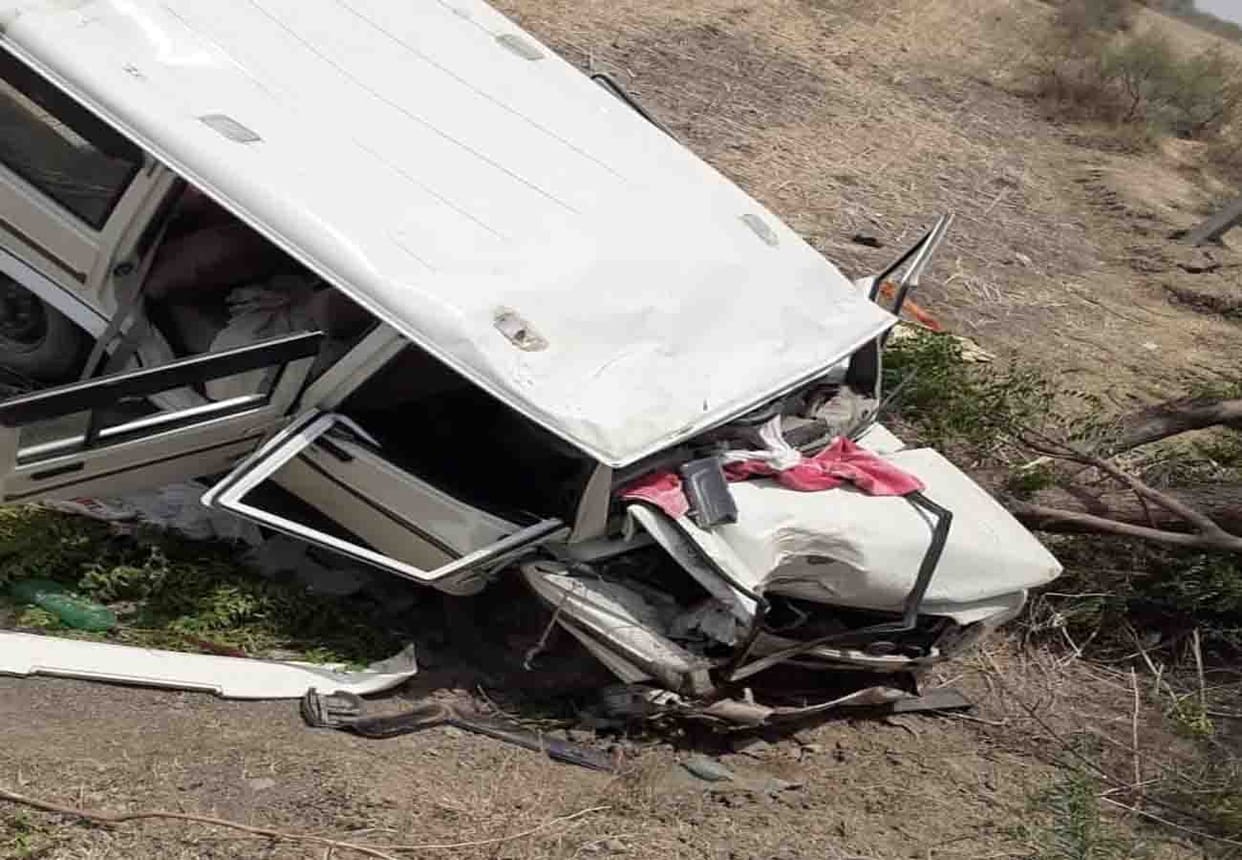 road accident in hamirpur, five people died and six injured