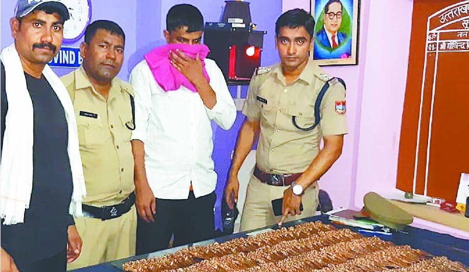 police caught handicrafts