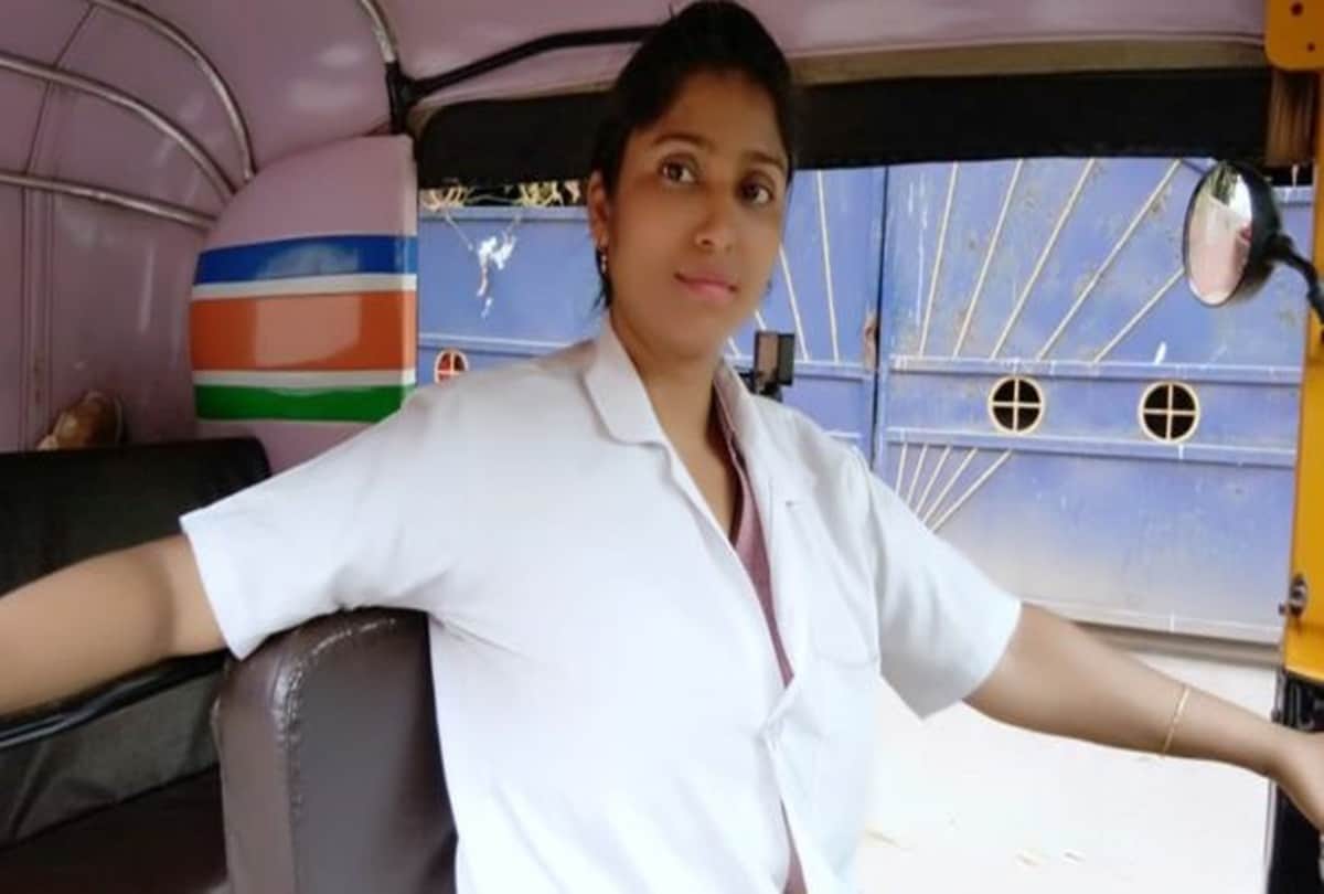 LAKSHMI PANDHE Actress who runs auto with acting