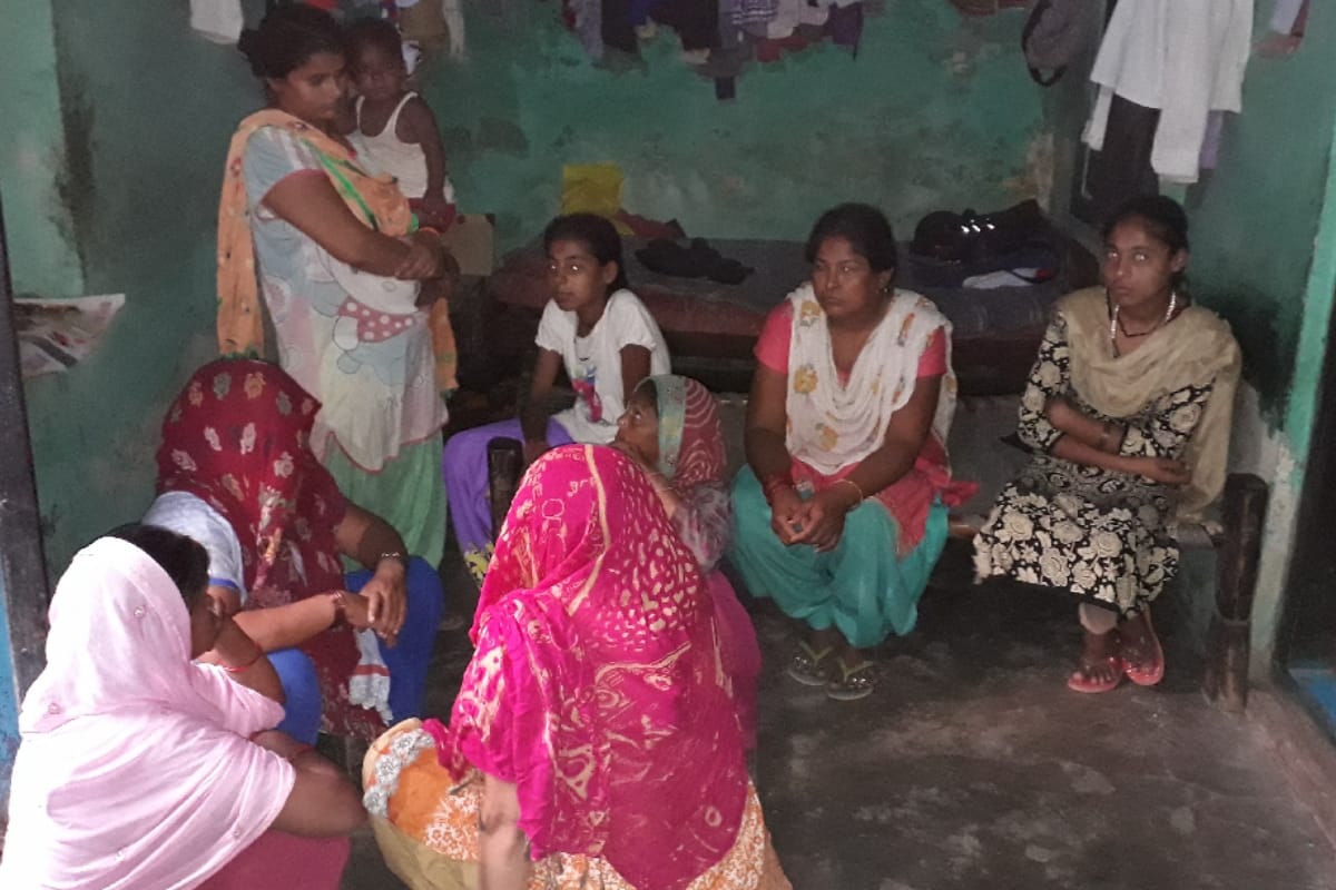 robbery in two houses in muzaffarnagar