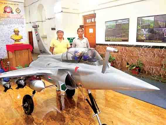 Loko workshop has made rafale model by scrap
