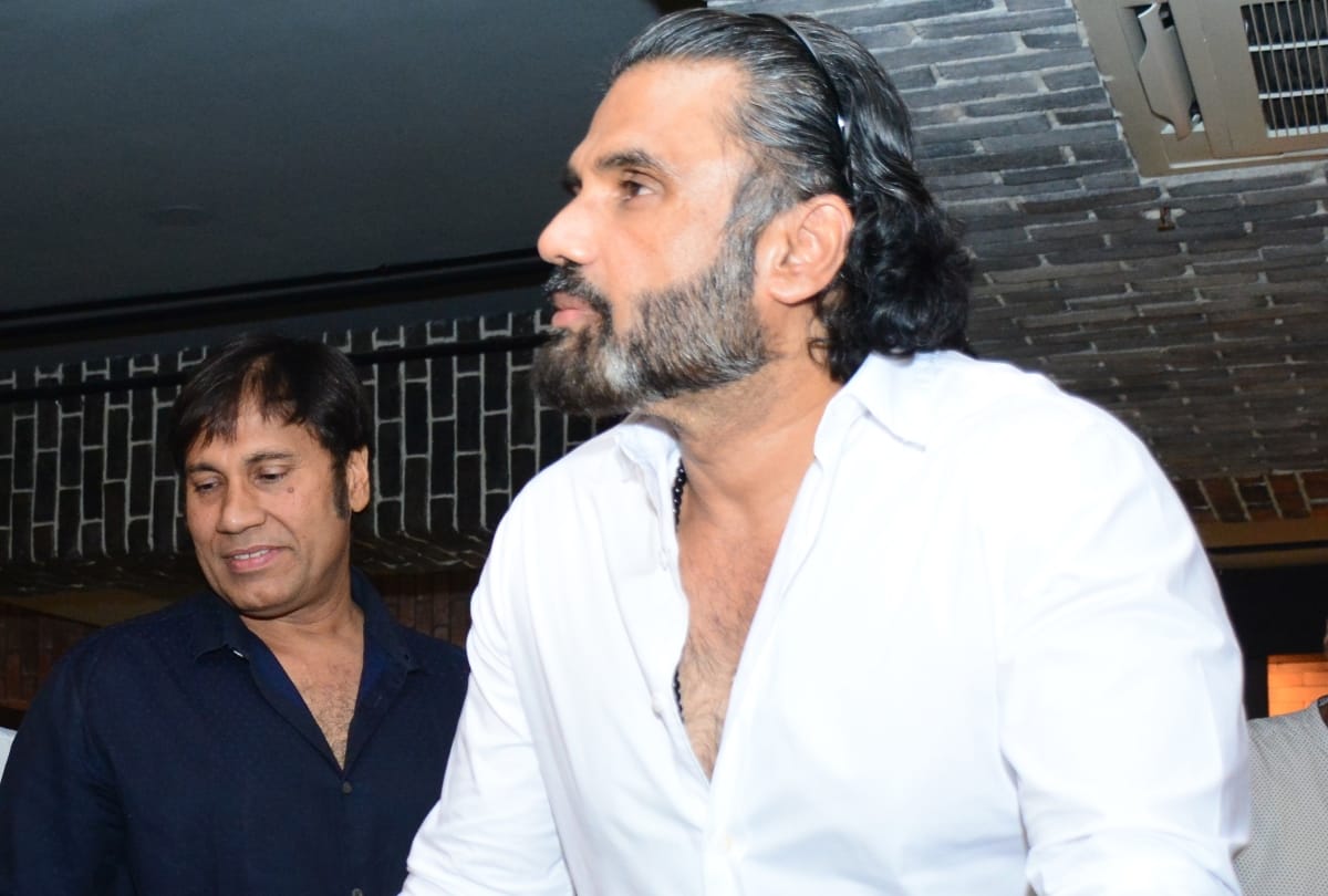 film actor sunil shetty reached lucknow for a program