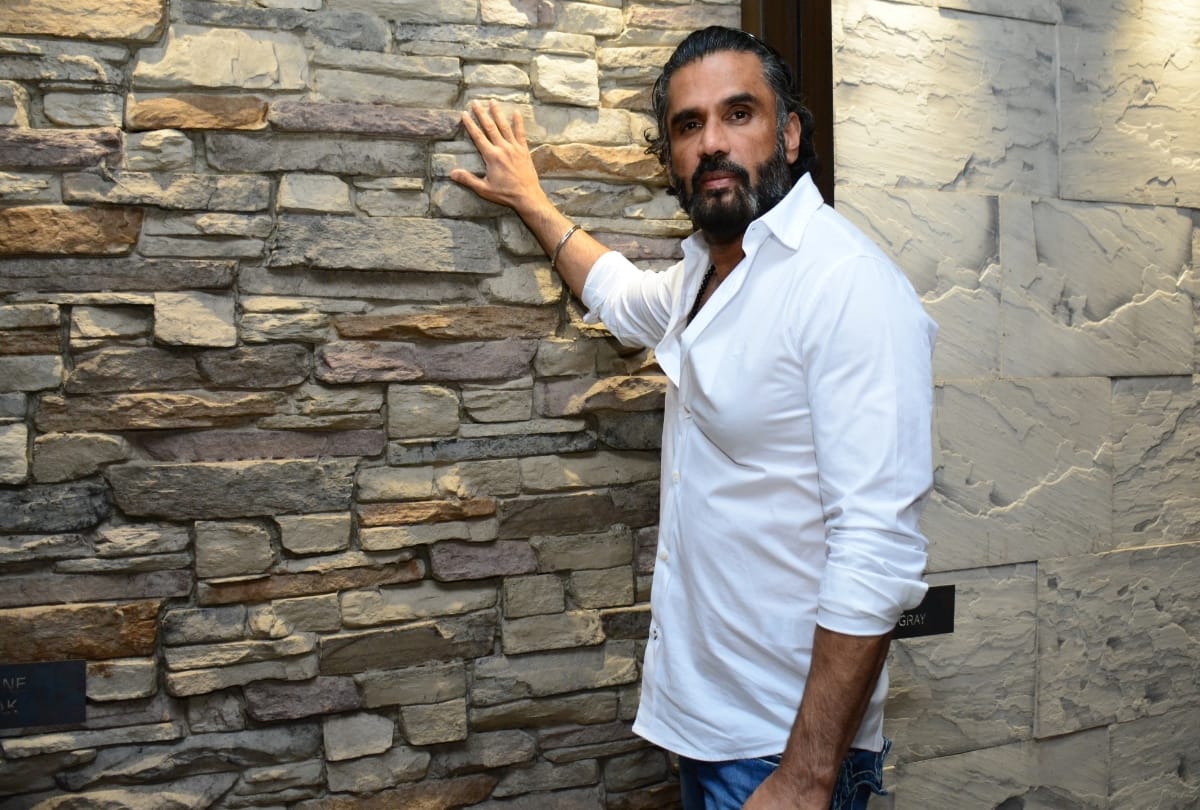 film actor sunil shetty reached lucknow for a program
