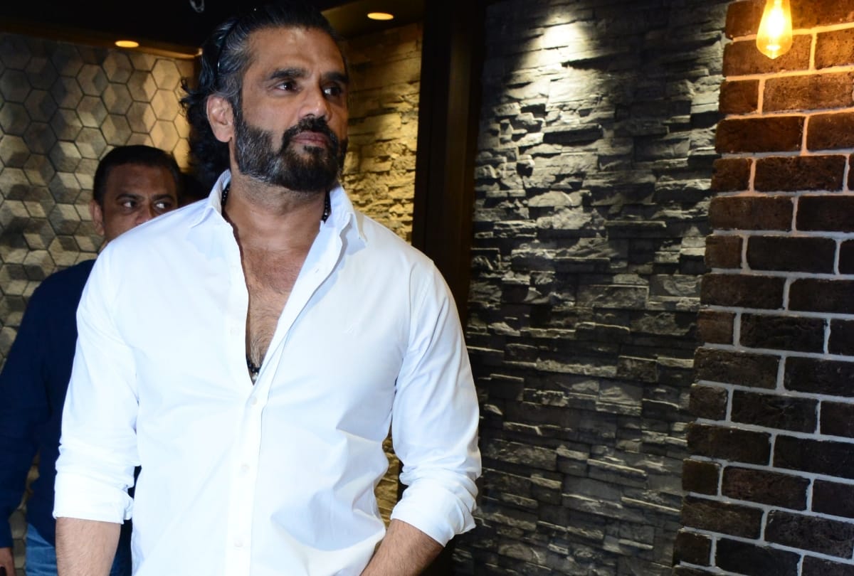 film actor sunil shetty reached lucknow for a program