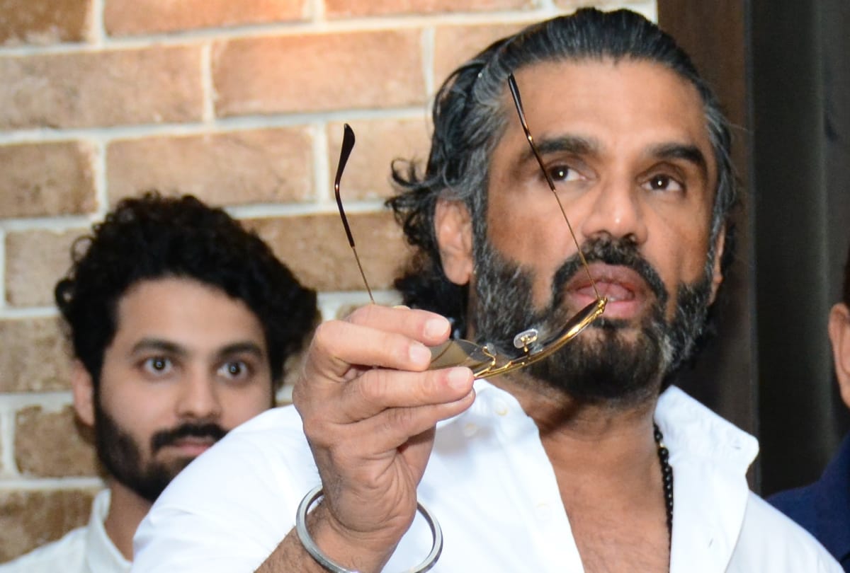 film actor sunil shetty reached lucknow for a program