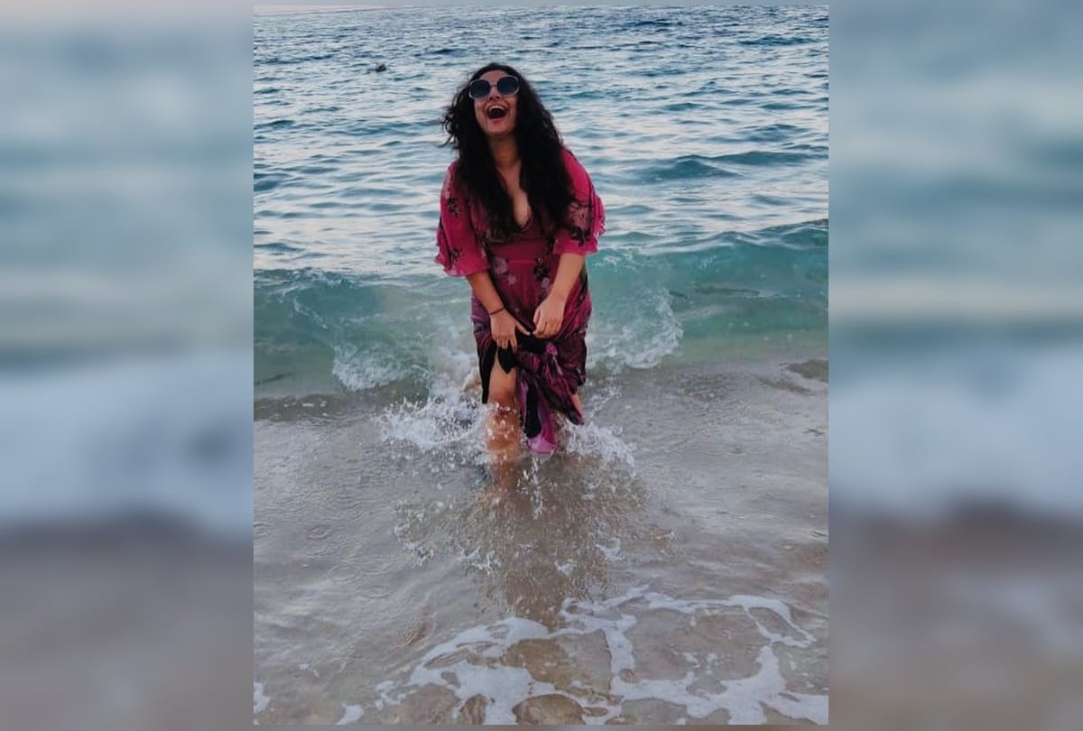 vidya balan enjoying in bali with friends See her Happy time pictures