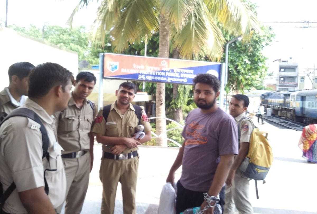 Tihar Jail Accused escapee from Delhi police custody dakshin express train