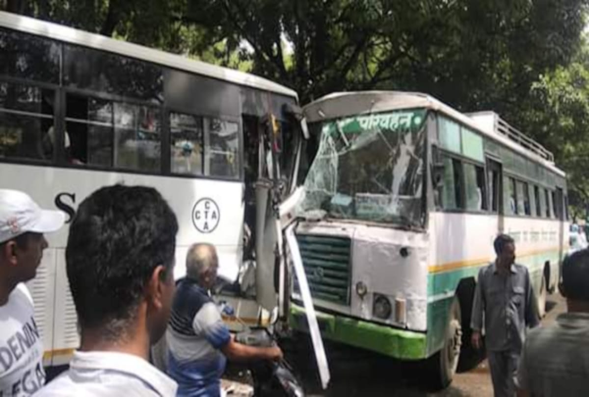 two buses of hrtc collide in dhaliara kangra