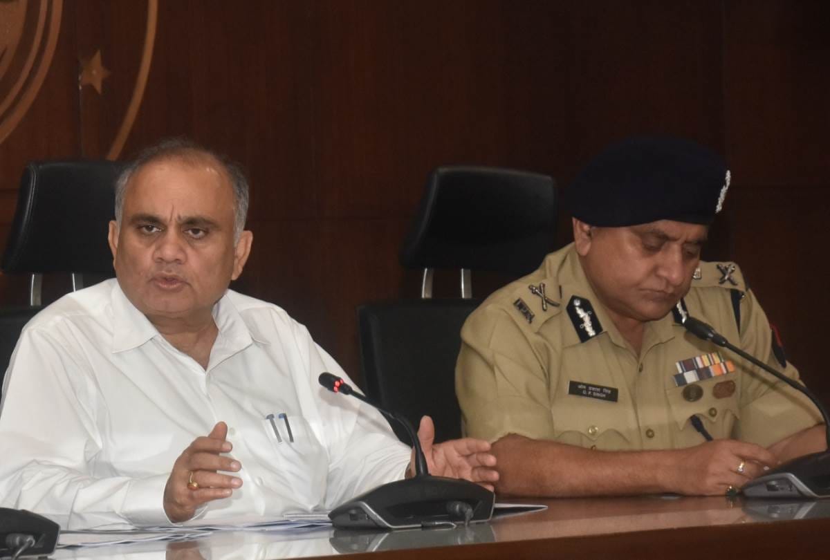cm yogi adityanath strict in law and order review meeting officials submit mobiles