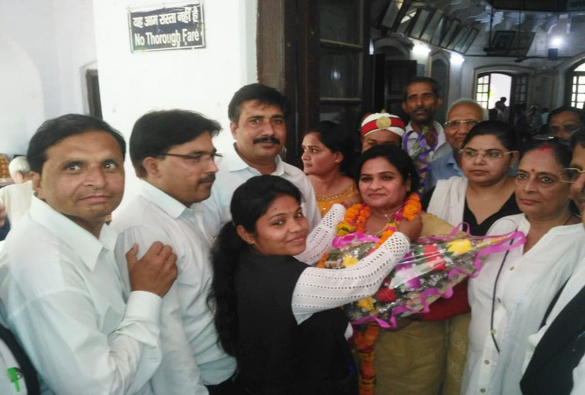 UP Bar Council chief Murders inside Agra Court Latest News in hindi