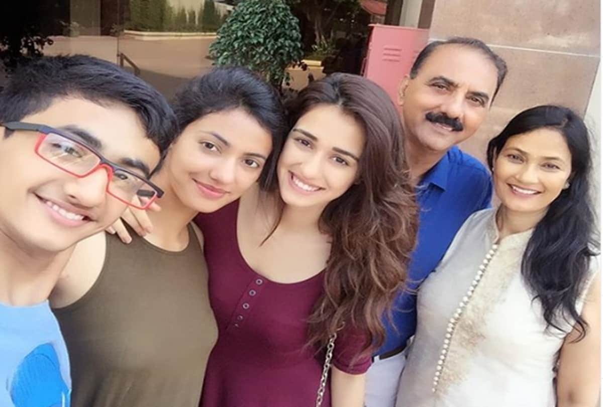 Disha patani Sister khushboo patani pics goes viral on internet she is an Army Officer