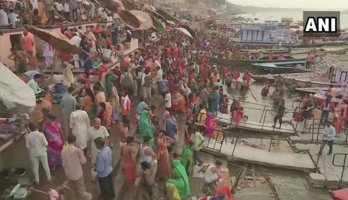 today people dip in ganga dashahara celebration varanasi