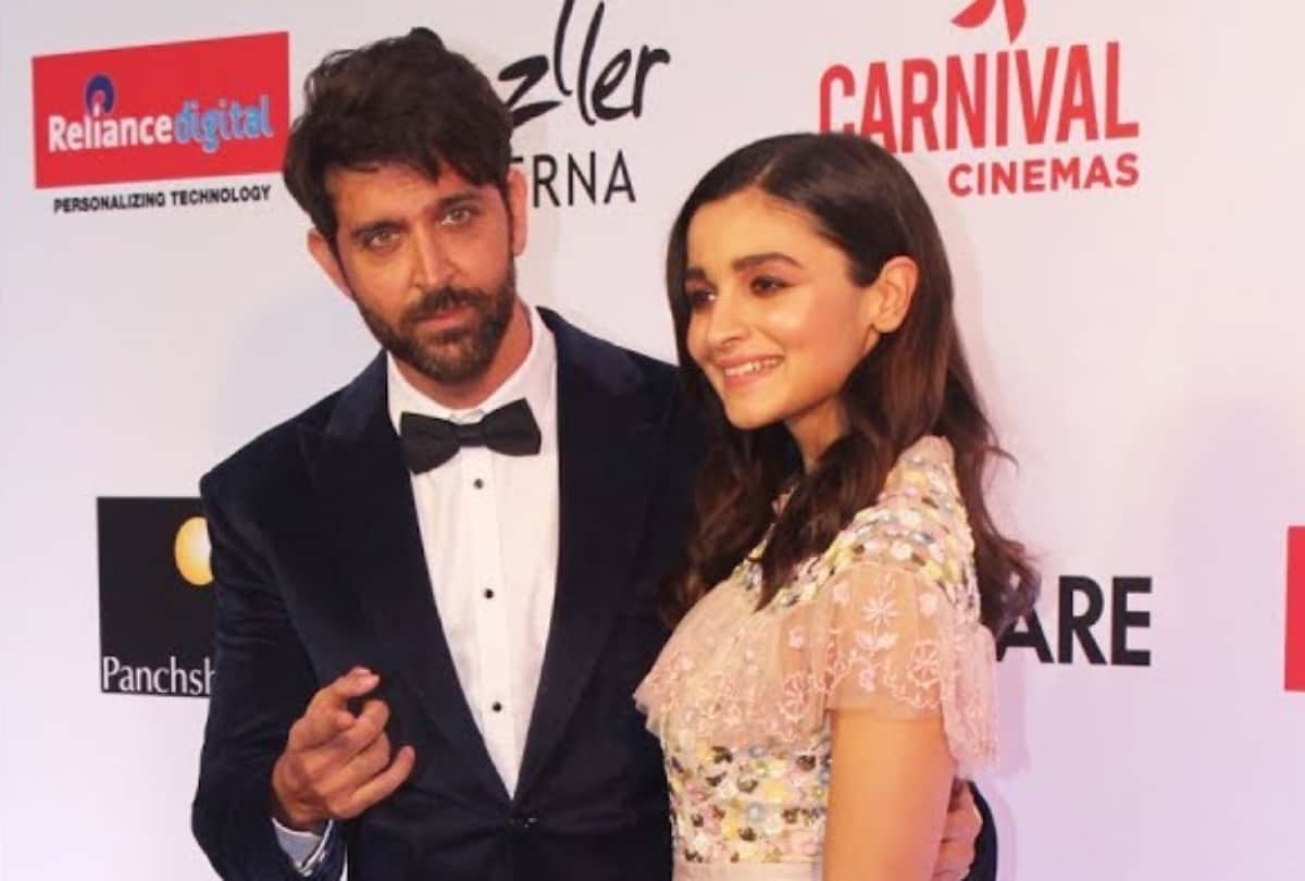 hrithik roshan and alia bhatt unseen picture goes viral