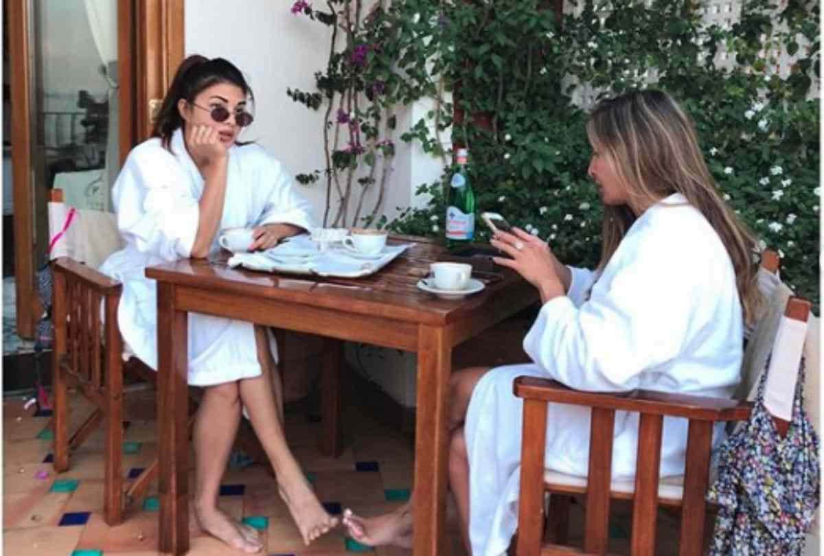 jacqueline fernandez share photos with her sister birthday
