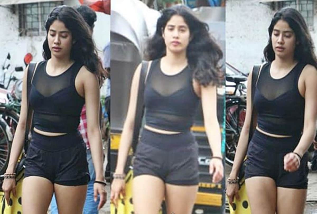 Janhvi Kapoor spotted in a local market of Mumbai in Gym attire